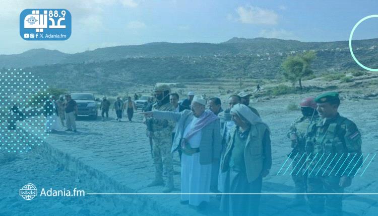 رئيس مجلس النواب يتفقد مشروع طريق قرى السواء بمديرية المعافر في تعز