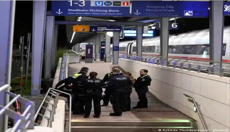 ألمانيا: شاب يحاول تنفيذ هجوم بعبوات نارية داخل قطار