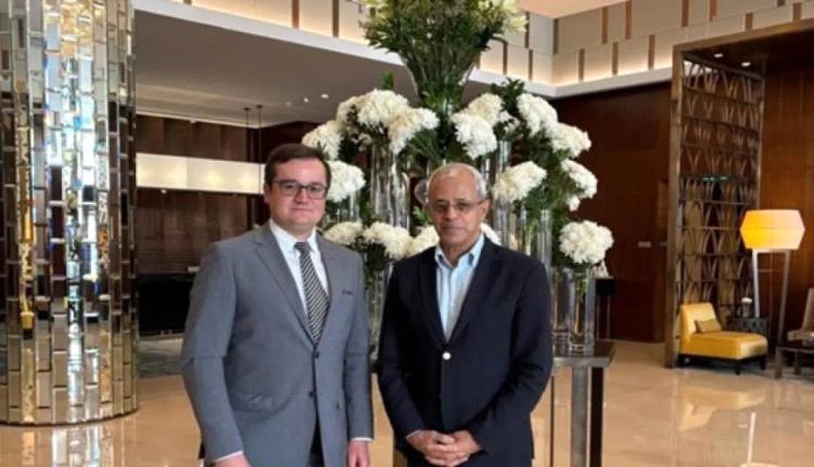 نائب وزير الخارجية اليمني يبحث مع السفير الروسي تعزيز العلاقات واستعادة النشاط الدبلوماسي في عدن