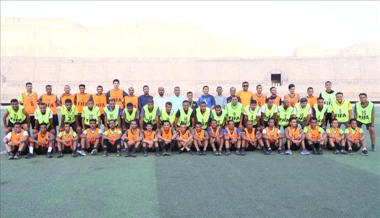 اختتام الدورة التنشيطية لحكام دوري الدرجة الأولى في سيئون