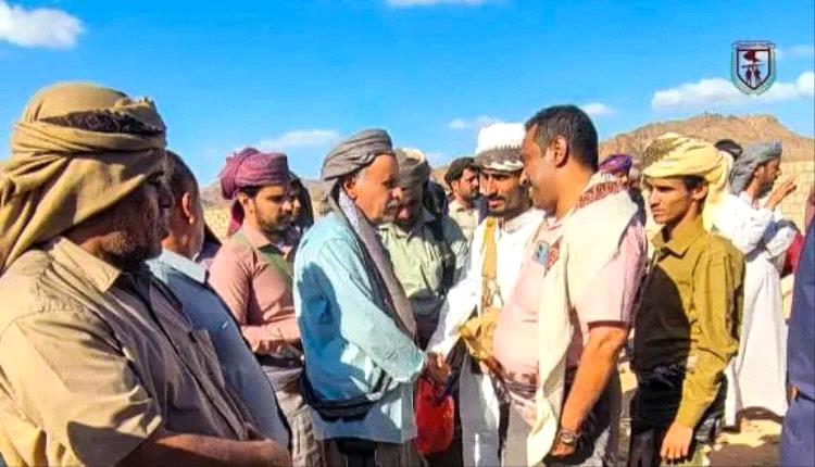 في موكب جنائزي مهيب.. أركان دفاع شبوة يشارك في تشييع العميد الركن..