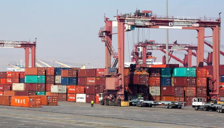 إعلان أمريكي بفرض حصار بحري على الموانئ الإيرانية
