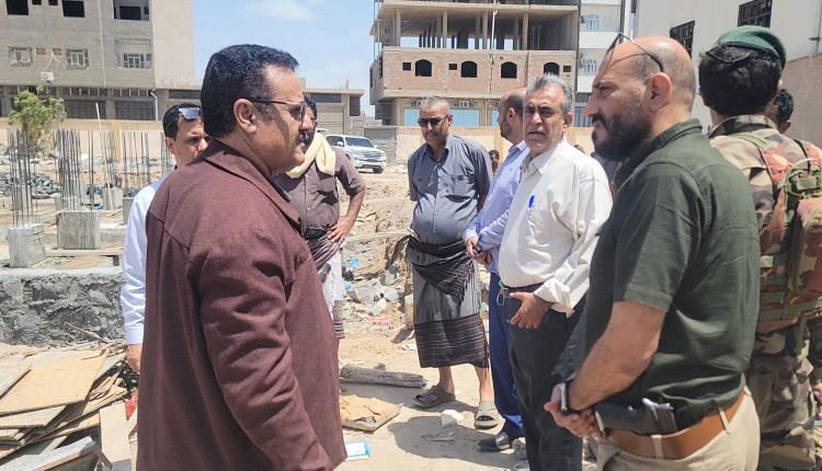 بجهود قيادة السلطة بمديرية المنصورة على تعزيز البنية التحتية واهتمامها بالخدمات