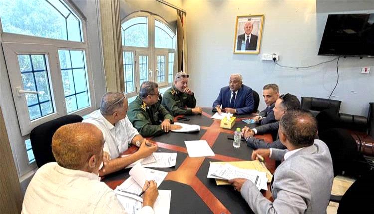 وزير الإدارة المحلية يبحث مع مصلحة الأحوال المدنية معالجة القضايا المالية وتعزيز التنسيق المؤسسي