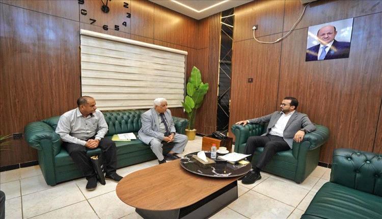 وزير الخدمة المدنية يبحث تسويات الكادر الجامعي ويؤكد دعم التعليم العالي
