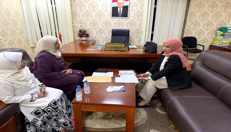 الوزيرة إشراق المقطري تبحث مع اللجنة الوطنية للمرأة تعزيز التعاون وتطوير التشريعات في عدن