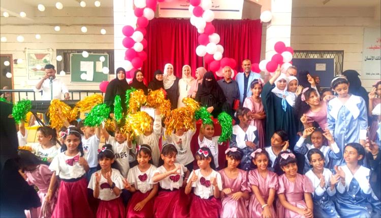 بحضور مبجر وعشيش.. مدرسة بازرعة تقيم معرضا تعليميا وحفل تكريم لرواد التربية والحركة الكشفية