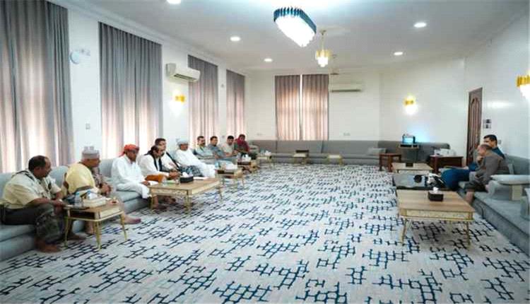 الخنبشي يدعو قبائل حضرموت إلى توحيد الصف ودعم مؤسسات الدولة