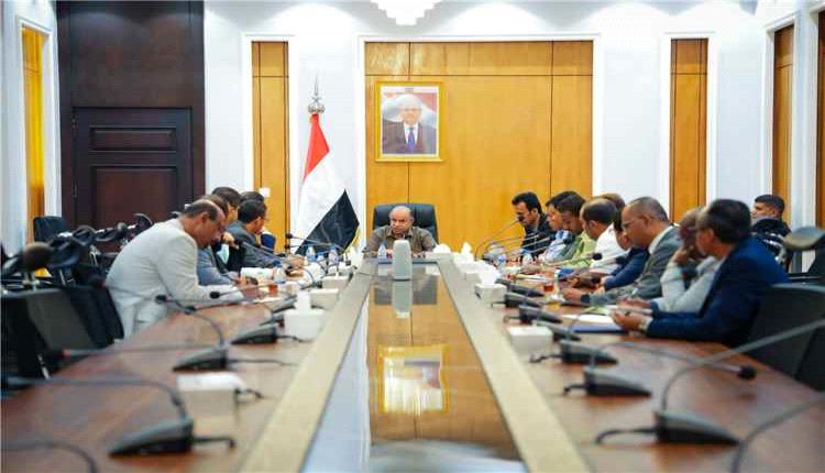 محافظ حضرموت يوجه برفع الجاهزية وتعزيز خطط الطوارئ لمواجهة المستجدات