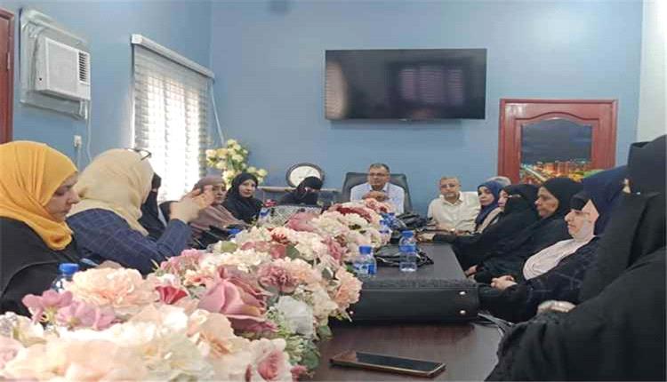 مدير المعلا يبحث مع مديري المدارس استعدادات العام الدراسي الجديد
