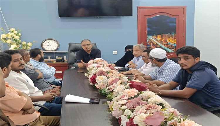 مدير عام المعلا يبحث مع ملاك المنشآت التجارية تعزيز إجراءات الأمن والسلامة