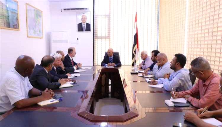 وزير المياه يبحث مع اليونيسف تعزيز الشراكة في قطاع المياه والإصحاح البيئي