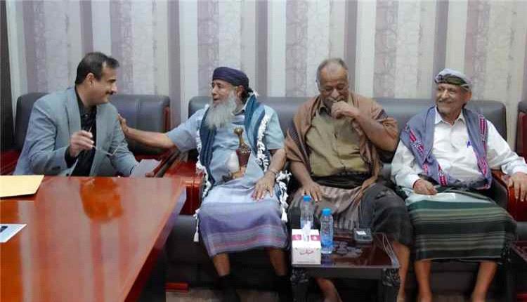 بن الوزير يوجه بدعم استكمال مشروع مياه منطقة هدى في حبان