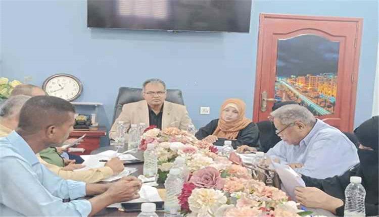 تنفيذية المعلا تناقش أوضاع الصحة والتعليم والنظافة والأشغال