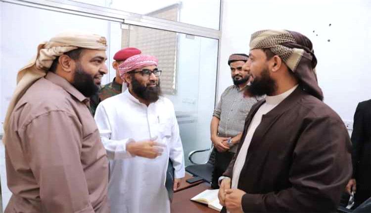 نائب وزير الأوقاف يتفقد الانضباط الوظيفي ويطلع على اختبارات حفاظ القرآن بعدن