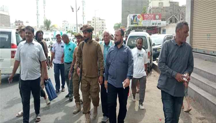 حملة نظافة وإزالة عوائق تستهدف شارع القطيبي في المنصورة