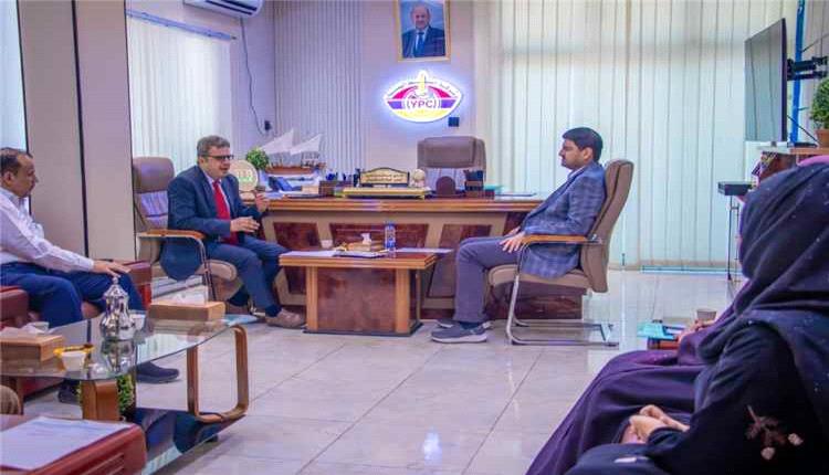 شركة النفط وهيئة المواصفات تتفقان على تعزيز الرقابة على معايرة محطات الوقود