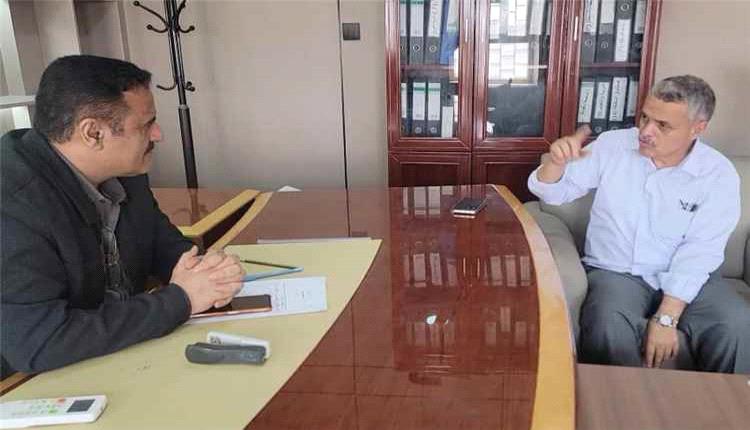 الداؤودي يناقش إعادة تأهيل كورنيش كود النمر بالبريقة