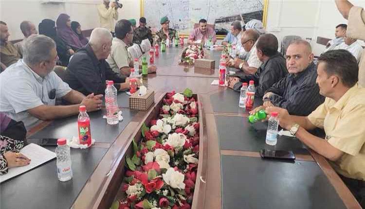 مدير عام المنصورة يؤكد أهمية التنسيق بين الأجهزة الأمنية واللجان المجتمعية