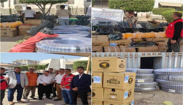 الهلال الأحمر اليمني يزوّد صندوق النظافة بعدن بمعدات لمواجهة مخاطر السيول
