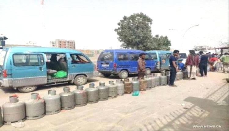 تجدد أزمة الغاز المنزلي في عدن وسط تزايد شكاوى المواطنين