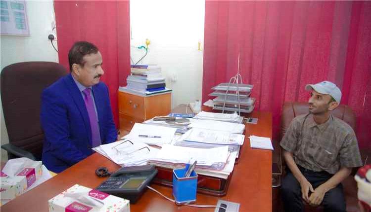 محافظ شبوة يبحث جاهزية ميناء النشيمة لاستئناف تصدير النفط