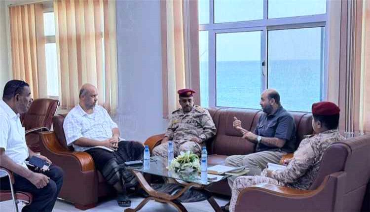 اجتماع بالمكلا يبحث تنظيم نشاط قوارب الصيد التقليدي وتأهيل الكوادر البحرية