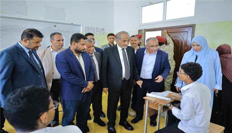 الصبيحي يدشن اختبارات الثانوية العامة في عدن ويؤكد اهتمام القيادة بقطاع التعليم