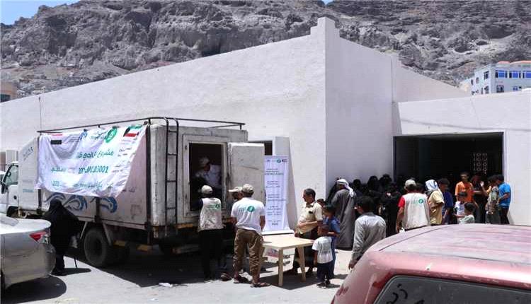 مؤسسة استجابة توزع 333 أضحية في عدن وتستفيد منها أكثر من 1300 أسرة بدعم كويتي