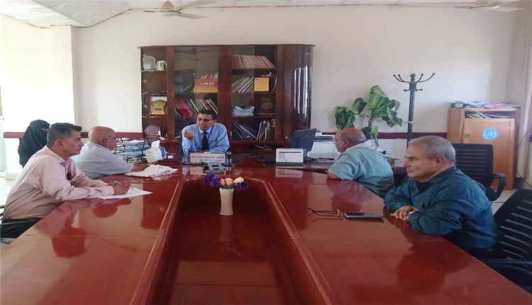 مدير عام صحة لحج يشدد على الانضباط الوظيفي في مرافق المضاربة الصحية