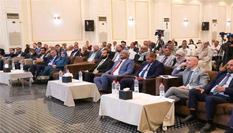 مؤتمر عدن يدعو لتعزيز اللامركزية وتوسيع صلاحيات السلطات المحلية