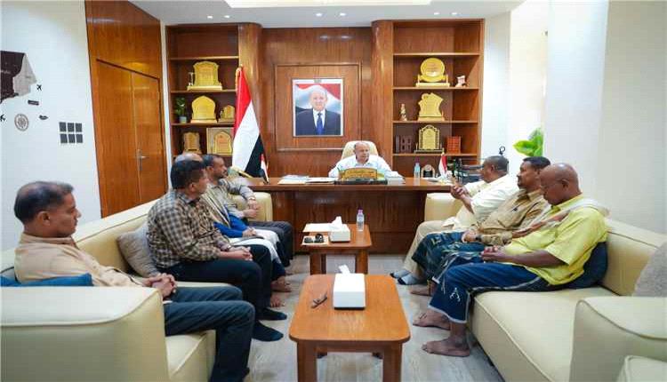 الخنبشي يوجه بدعم اتحاد كرة القدم بساحل حضرموت وتوفير مقر جديد للفرع