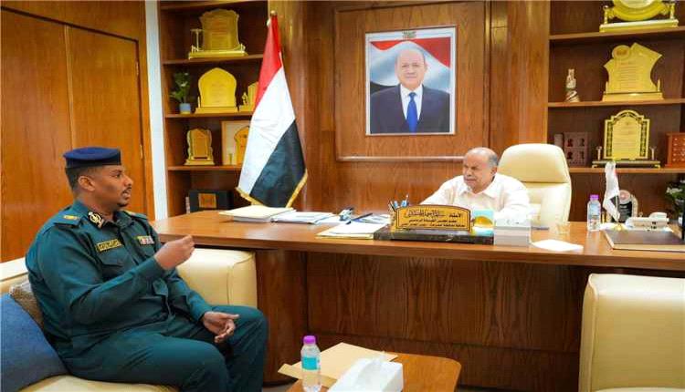 الخنبشي يؤكد دعم جهود مكافحة المخدرات في حضرموت ويدعو لتعزيز الإمكانات الأمنية