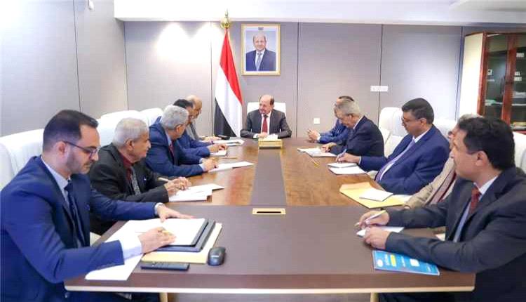 رئيس الوزراء يعقد اجتماعًا بقيادة وزارة المالية والمصالح الإيرادية لمناقشة أولويات الإصلاح المالي