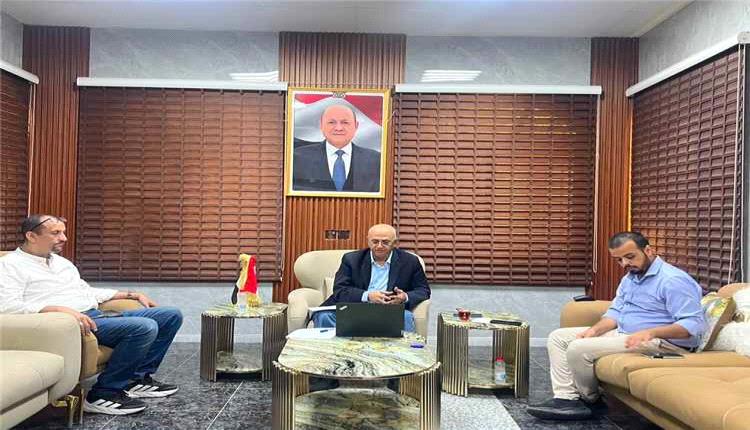 وزير المياه يبحث مع منظمة التعاون الاقتصادي والتنمية تعزيز التعاون في إدارة الموارد المائية والتكيف المناخي