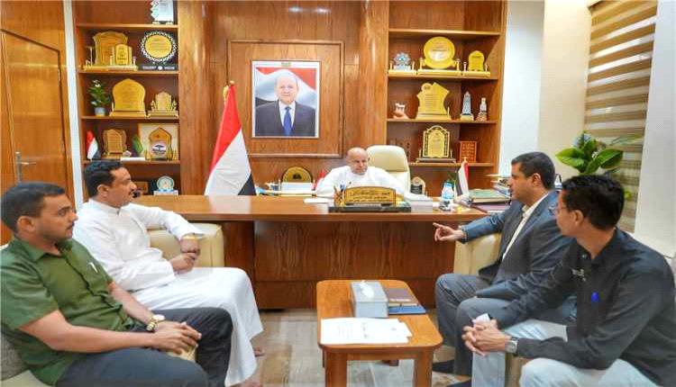 الخنبشي يرعى توقيع اتفاقيتين لتنفيذ مشاريع في الطاقة الشمسية والتعليم الفني بحضرموت