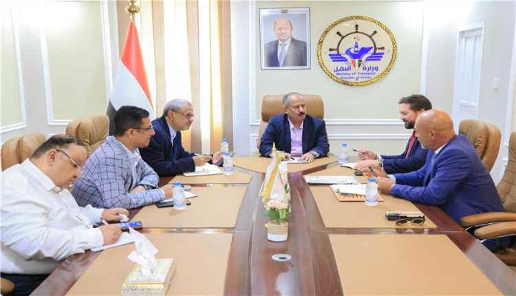 وزير النقل يبحث مع شركة أمريكية استكمال المرحلة الثانية لتعزيز أمن الطيران المدني