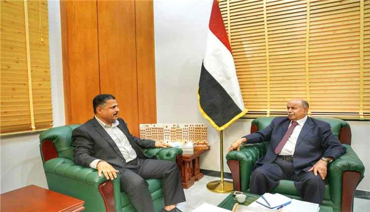 الخنبشي يؤكد دعم الأنشطة الثقافية ورعاية المواهب والمبدعين في حضرموت