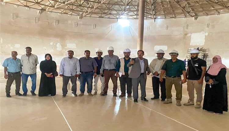 الشعبي وحداد يطلعان على الأعمال النهائية لمشروع خزان مياه البرزخ في عدن