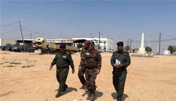 مدير عام شرطة المهرة يتفقد إدارتي التقاعد الأمني وشؤون الأفراد