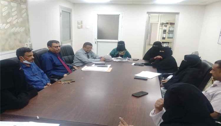 صحة لحج تبحث سبل تطوير الخدمات الطبية وتحسين مستوى الأداء بمستشفى ابن خلدون