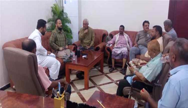 اليزيدي يؤكد ضرورة استمرار جهود النظافة وتعزيز التوعية البيئية في المنصورة