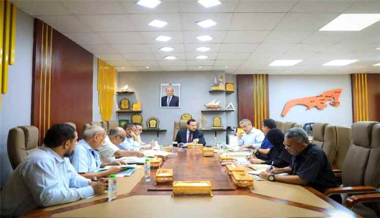 عدن تطرح 9 مناقصات لمعالجة أعطال واختناقات شبكة الكهرباء