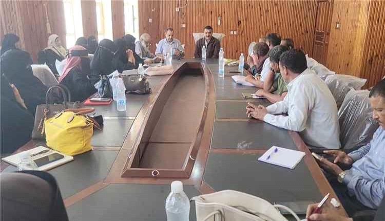 اجتماع تربوي في البريقة يبحث معالجة صعوبات العملية التعليمية