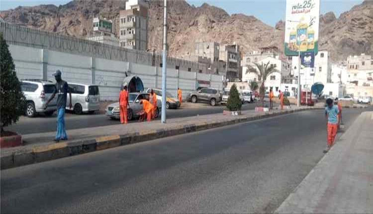 حملات نظافة متواصلة في التواهي لتحسين المظهر العام للمديرية
