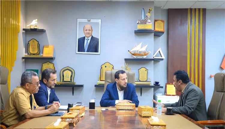 محافظ عدن يبحث مع هيئة الأراضي حماية ممتلكات الدولة وتنظيم ملف العقارات