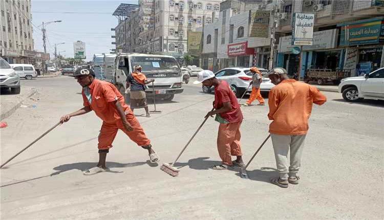 حملة نظافة واسعة تزيل المخلفات والعوائق من منطقة الدرين بالمنصورة