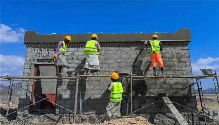 اقتراب استكمال 114 مسكنًا للأسر المتضررة من السيول في حضرموت