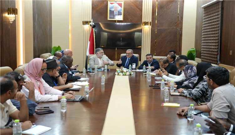 وزير الصحة يوجه برفع جاهزية القطاع الصحي لمواجهة الطوارئ