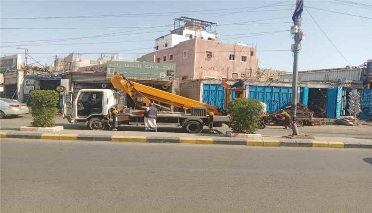 المنصورة تعيد تأهيل 40 عمود إنارة مزدوج بين تقاطع القاهرة وشارع التسعين